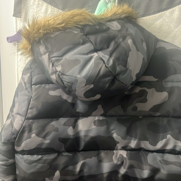 Puff Jacket with fur around hoodie. - Picture 3 of 4